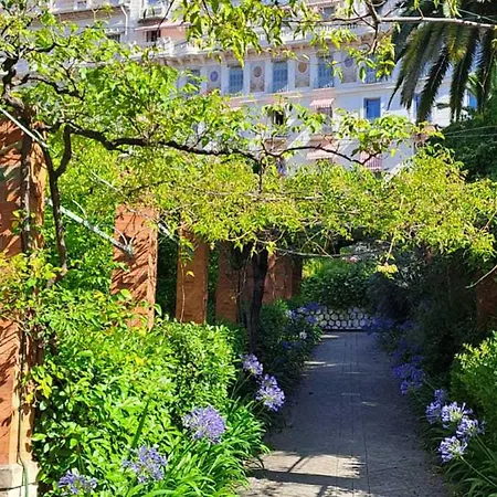 Spacieux 3p Dans Palace Calme, Vue A - Fr-1-196-385