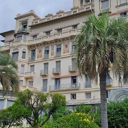 Spacieux 3p Dans Palace Calme, Vue A Lejlighed