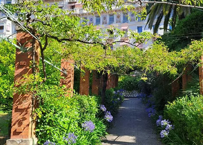 Spacieux 3p Dans Palace Calme, Vue A - Fr-1-196-385